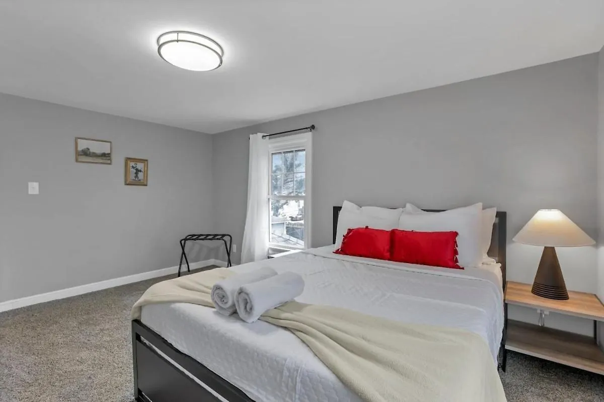 The Huron Charmer-4 Bd And Yard Columbus Semesterbostad