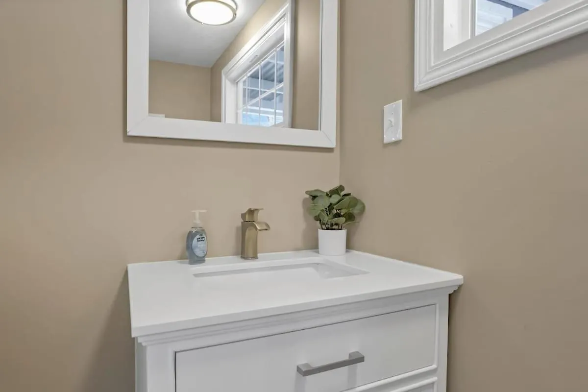 The Huron Charmer-4 Bd And Yard Columbus 0*,
