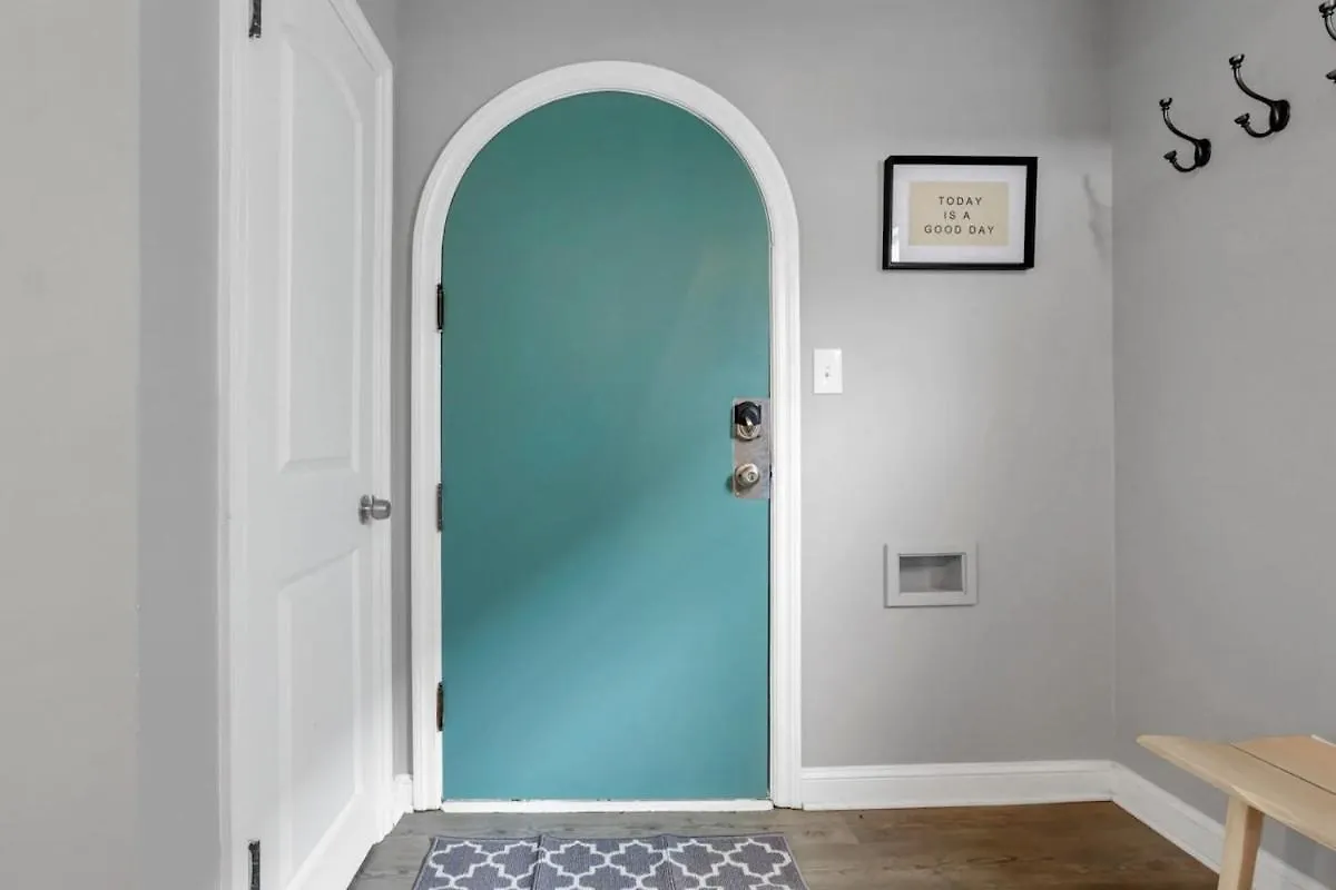 The Huron Charmer-4 Bd And Yard Columbus USA
